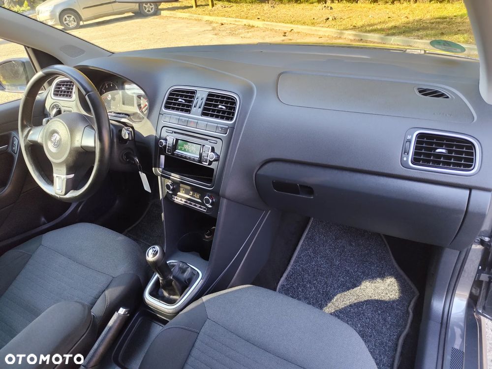 Volkswagen Polo 1.2 Comfortline - 24
