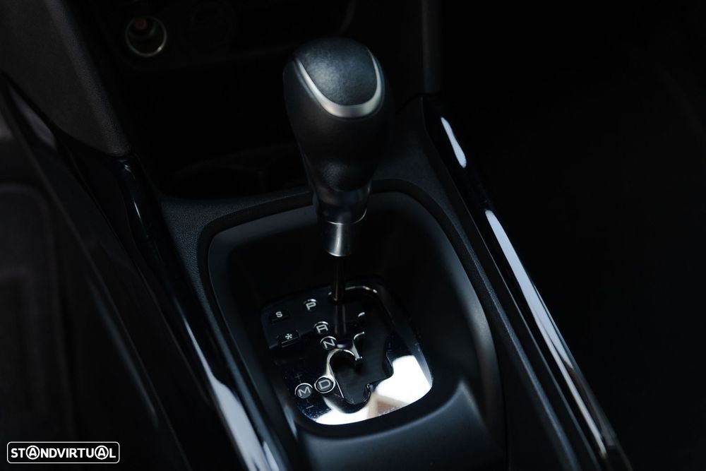 Peugeot 2008 1.2 PureTech Allure EAT6 - 22