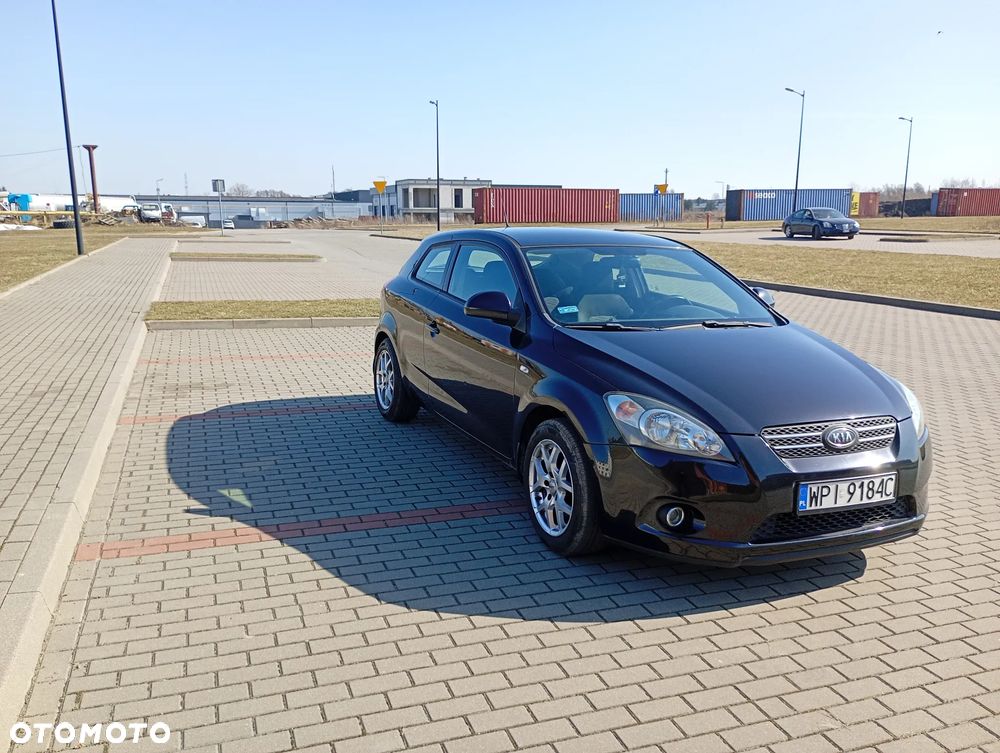 Kia ProCeed - 12