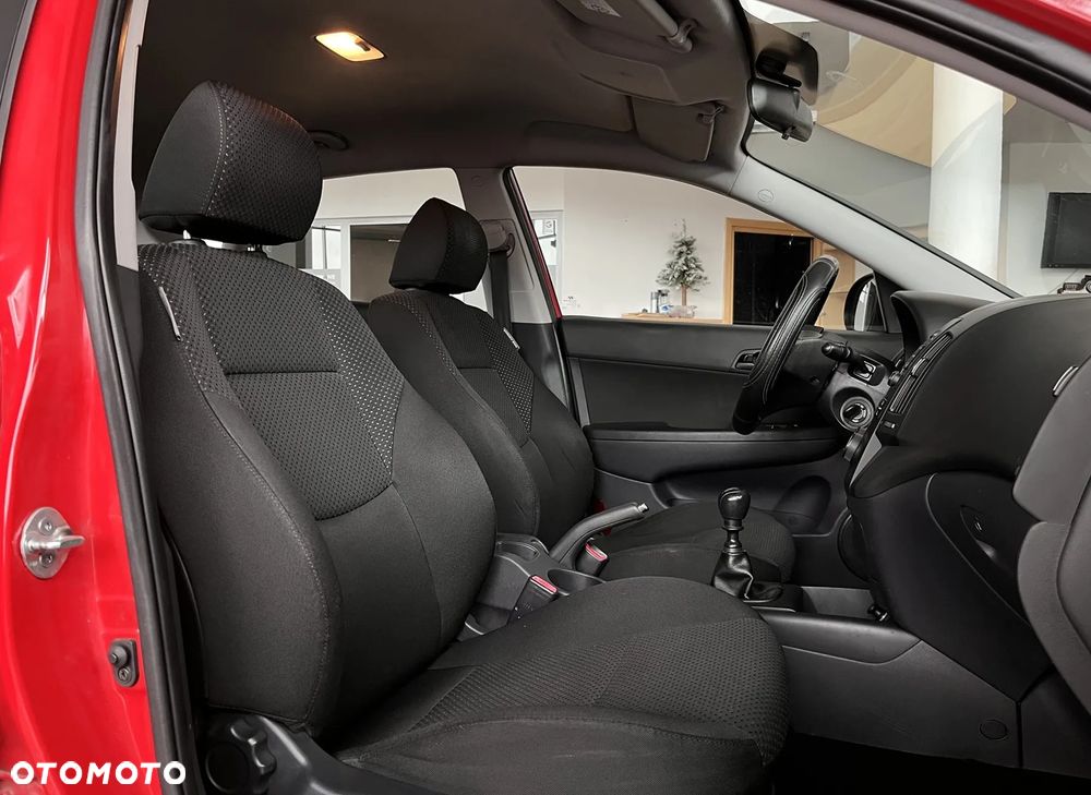 Hyundai i30 1.4 Comfort EU5 - 21