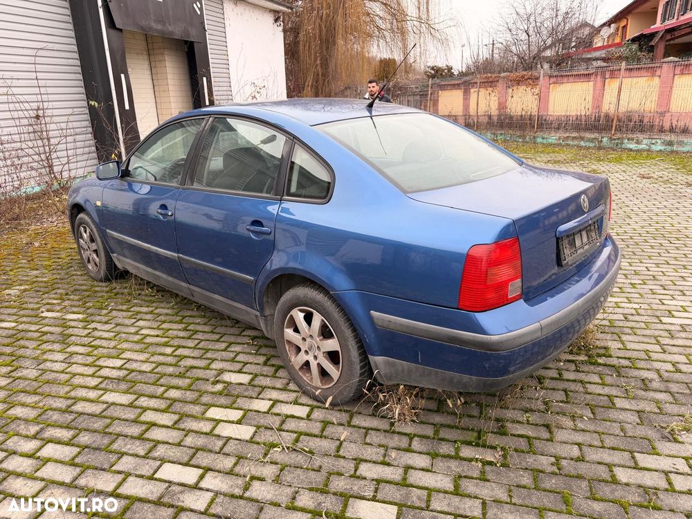 Volkswagen Passat 1.8 Comfortline - 5