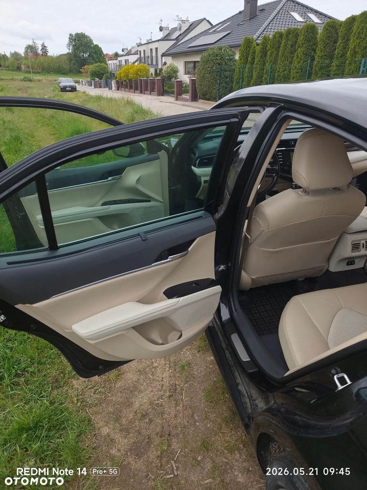Toyota Camry 2.5 Hybrid Executive CVT - 16