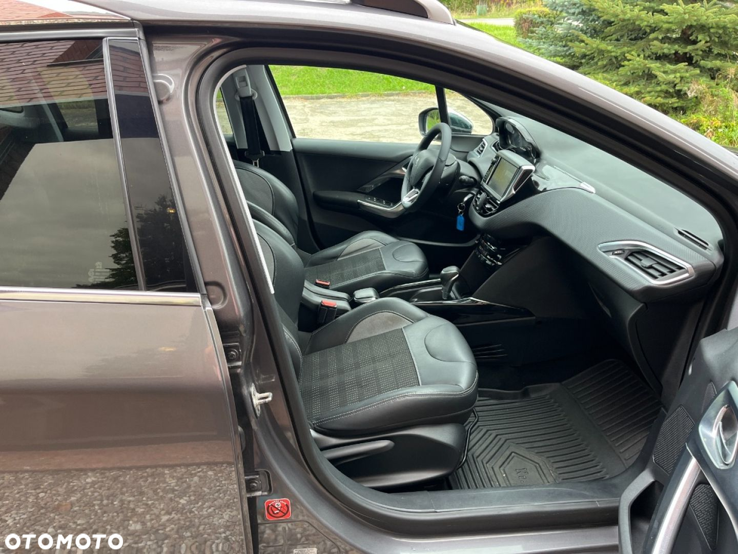 Peugeot 2008 1.2 Pure Tech Allure S&S EAT6 - 22