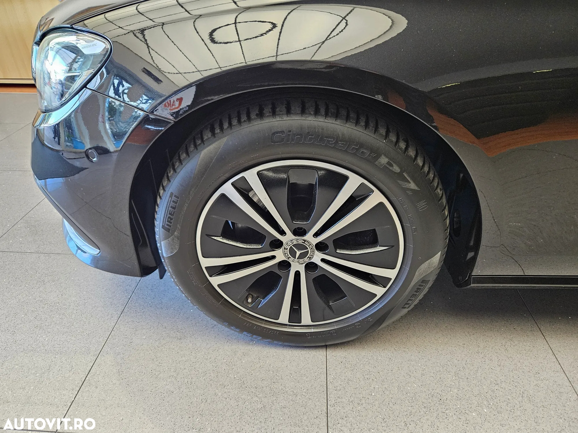 Mercedes-Benz E 220 d 4Matic 9G-TRONIC Avantgarde - 8
