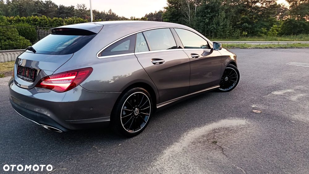 Mercedes-Benz CLA 180 7G-DCT UrbanStyle Edition - 36