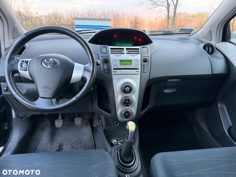 Toyota Yaris 1.0 VVT-i Luna - 10