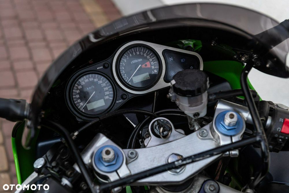 Kawasaki ZX - 9