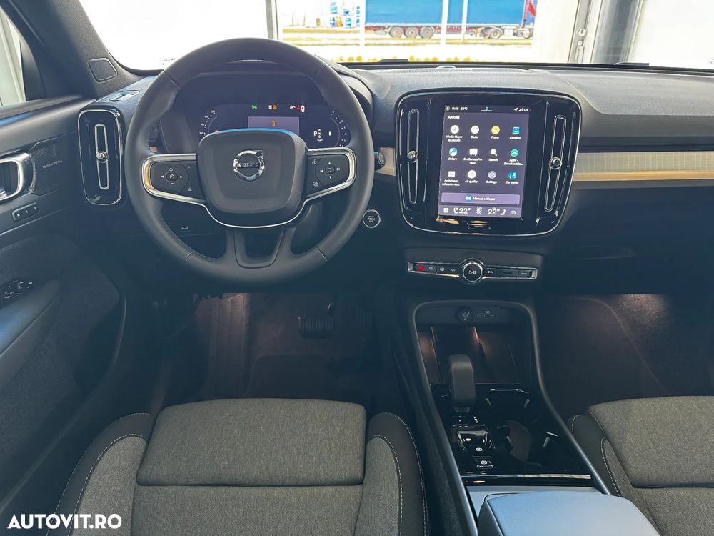 Volvo XC 40 B3 AT FWD MHEV Plus Dark - 14