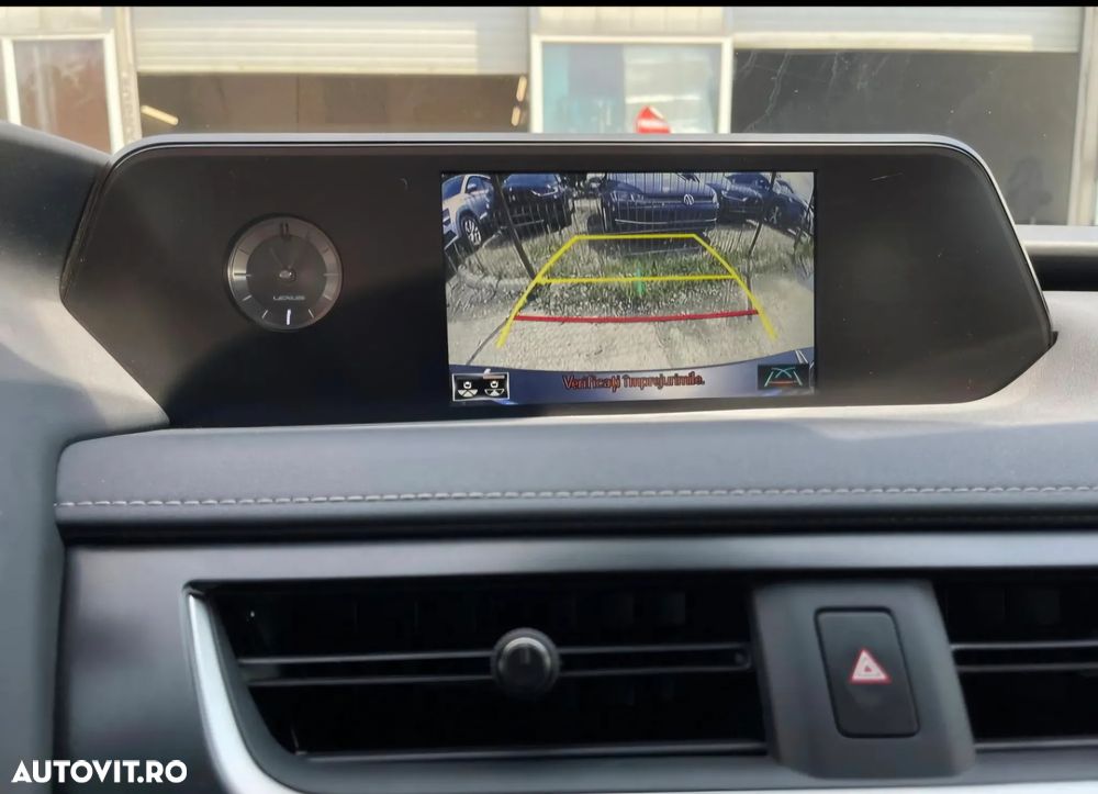 Lexus UX 250h Business Edition - 16