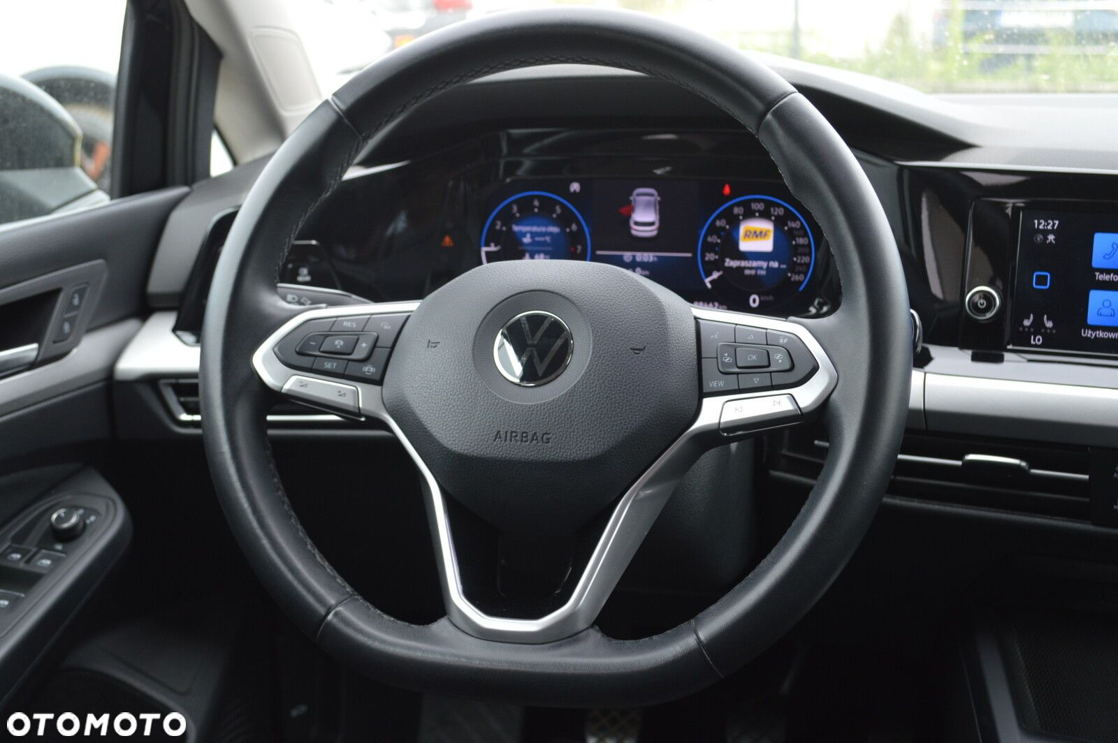 Volkswagen Golf - 22