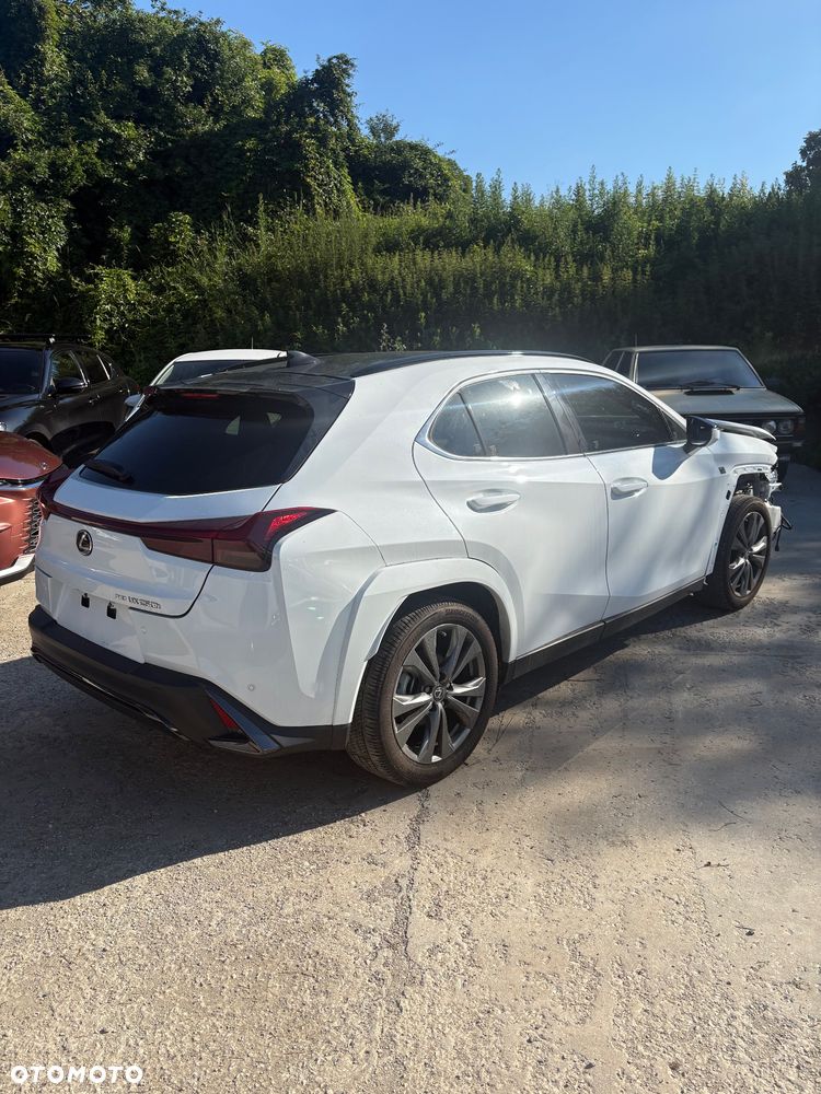 Lexus UX 250h GPF F Sport Design AWD - 4