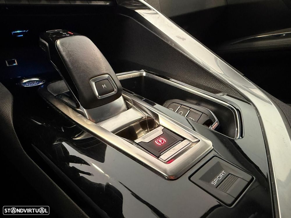 Peugeot 3008 1.2 PureTech Allure EAT8 - 9