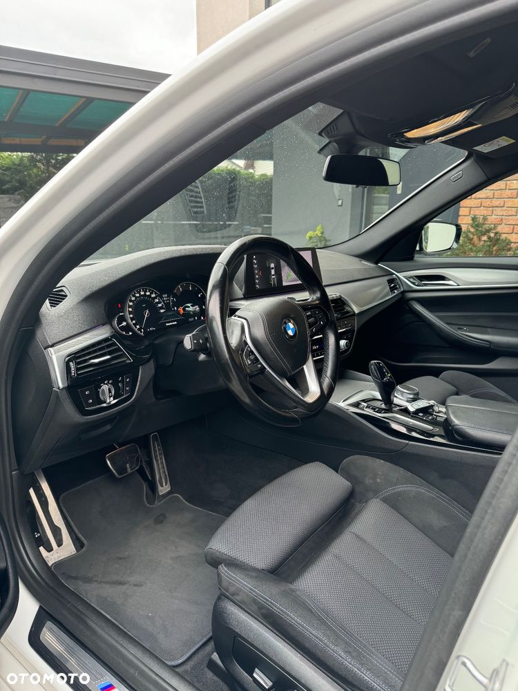 BMW Seria 5 520d xDrive M Sport sport - 4