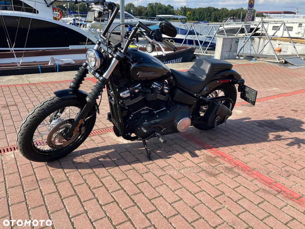 Harley-Davidson Softail Street Bob - 2