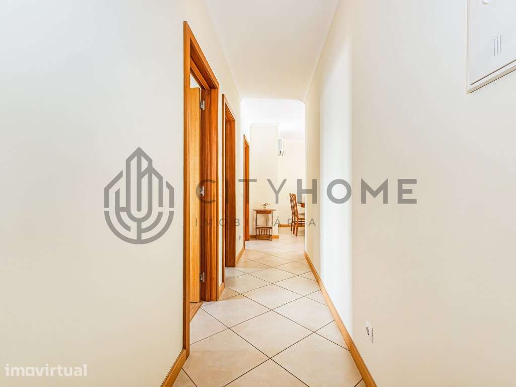 Apartamento T2 com garagem e vista mar a 400m da praia - Grande imagem: 5/22