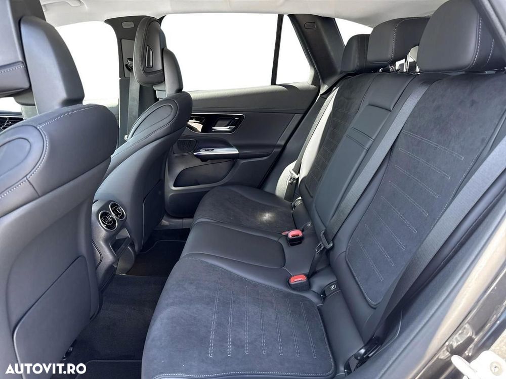 Mercedes-Benz GLC 300 e 4MATIC PHEV - 11