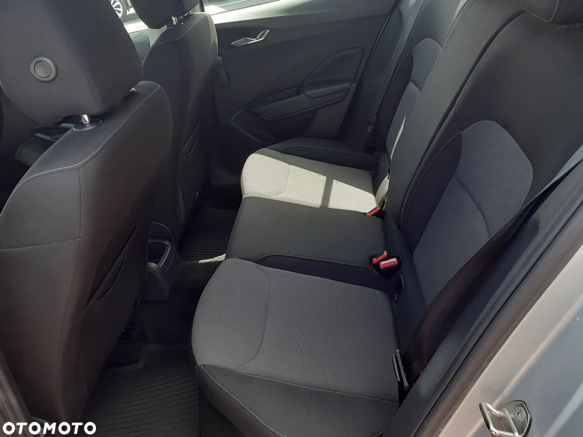 Skoda Fabia 1.0 TSI Ambition - 10