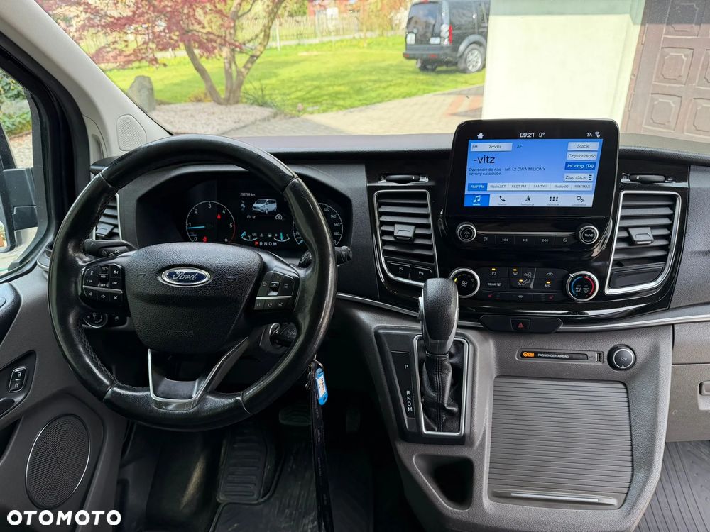 Ford Tourneo Custom - 14