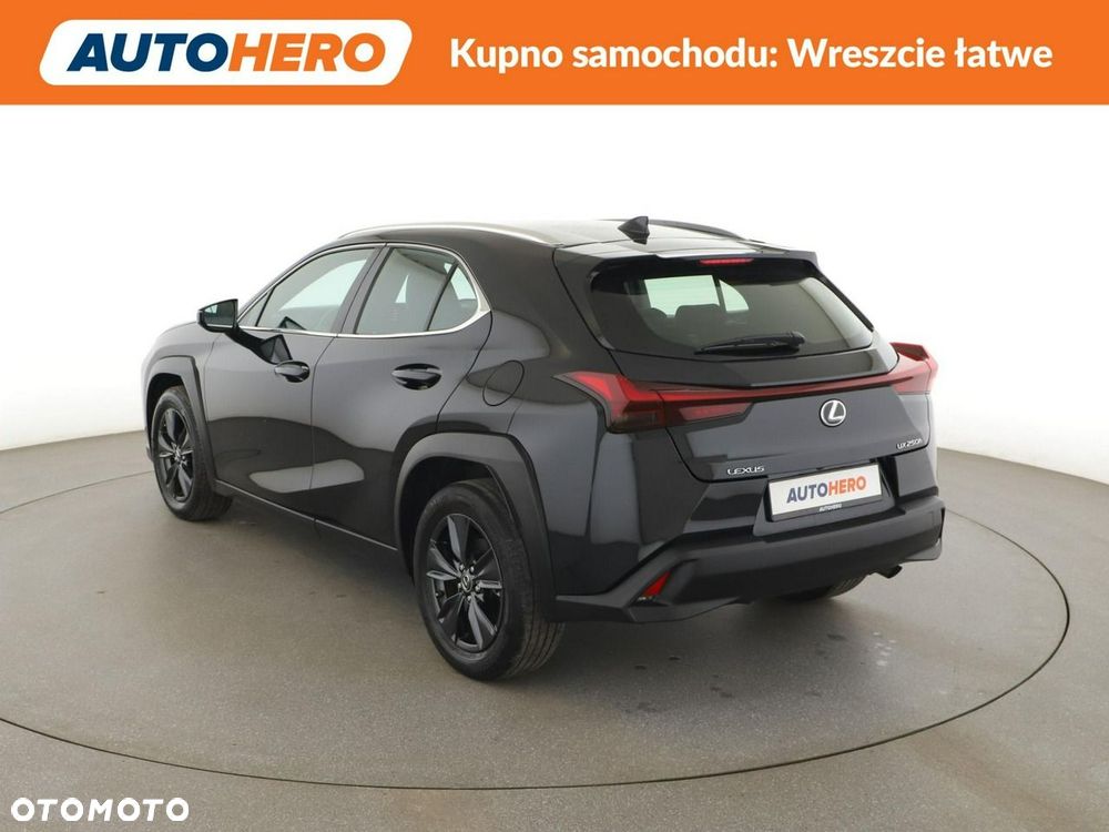 Lexus UX 250h - 5