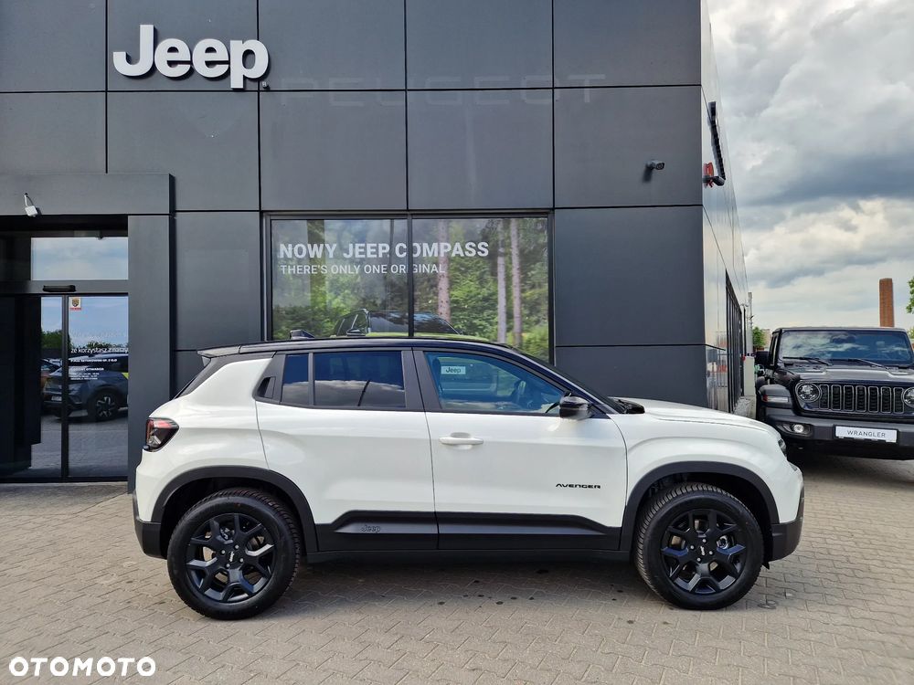 Jeep Avenger 1.2 T3 mHEV Black Edition FWD eDCT6 - 4