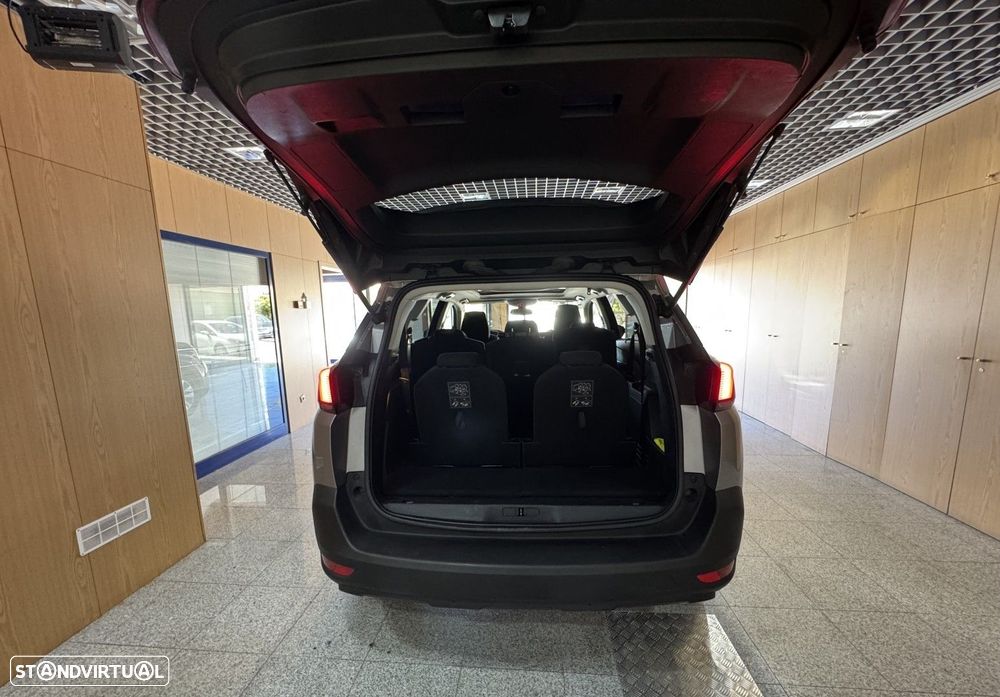 Peugeot 5008 1.5 BlueHDi Allure Pack EAT8 - 42