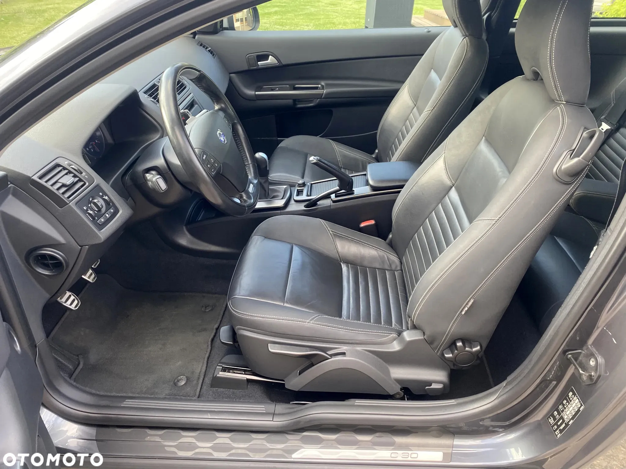 Volvo C30 D2 R-Design - 10