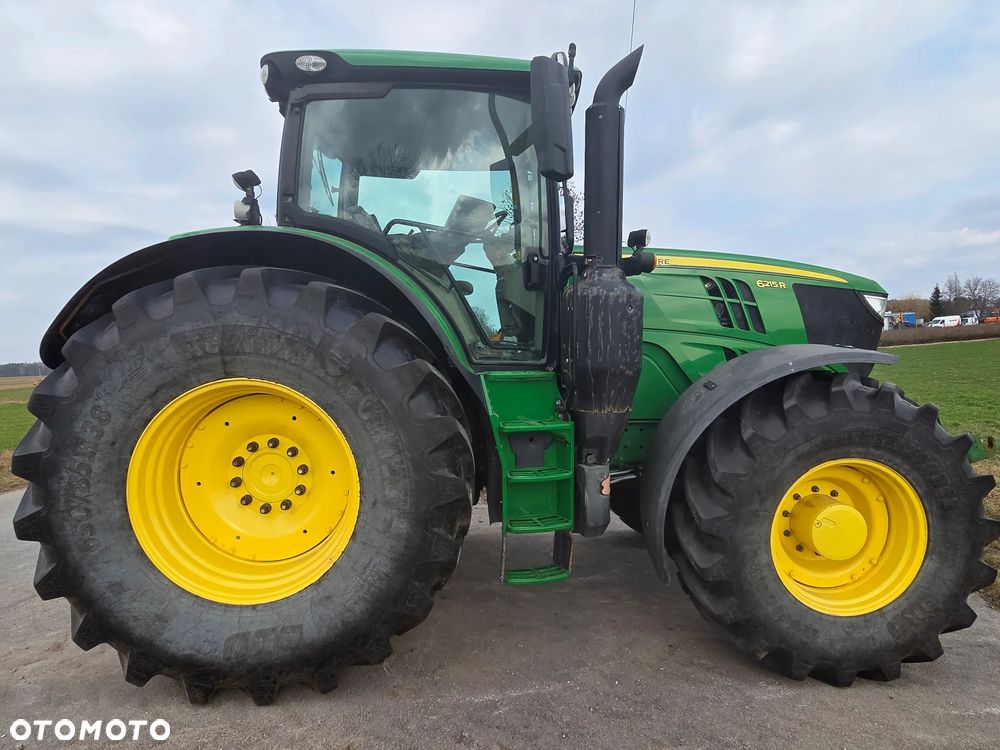 John Deere 6215R - 2