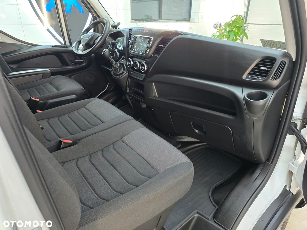 Iveco DAILY 50C18 MROŻNIA 8-PALETOWY + WINDA.1Tona AGREGAT Carrier -20*C +20*C 183Tyś km SERWIS DO OSTATNIEGO Km ASO IVECO SALON PL BOGATA OPCJA WYPOSAZENIA LED NAVI AKTYWNY TEMPOMAT FOTEL KIEROWCY PNEŁMATYCZNY - 38
