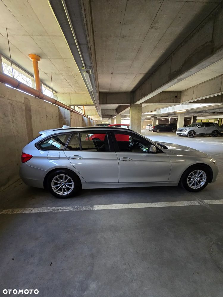 BMW Seria 3 320d - 23