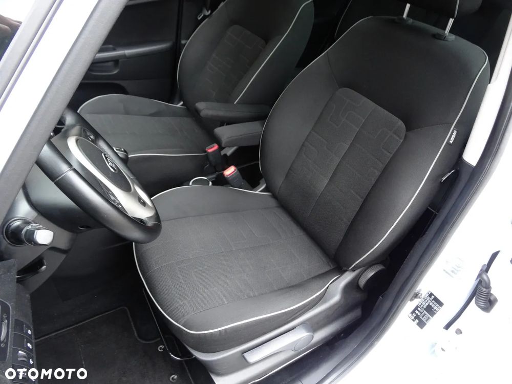 Kia Venga 1.6 CRDi 128 Black Collection - 22