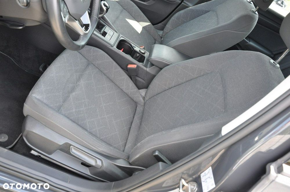 Volkswagen Golf - 11