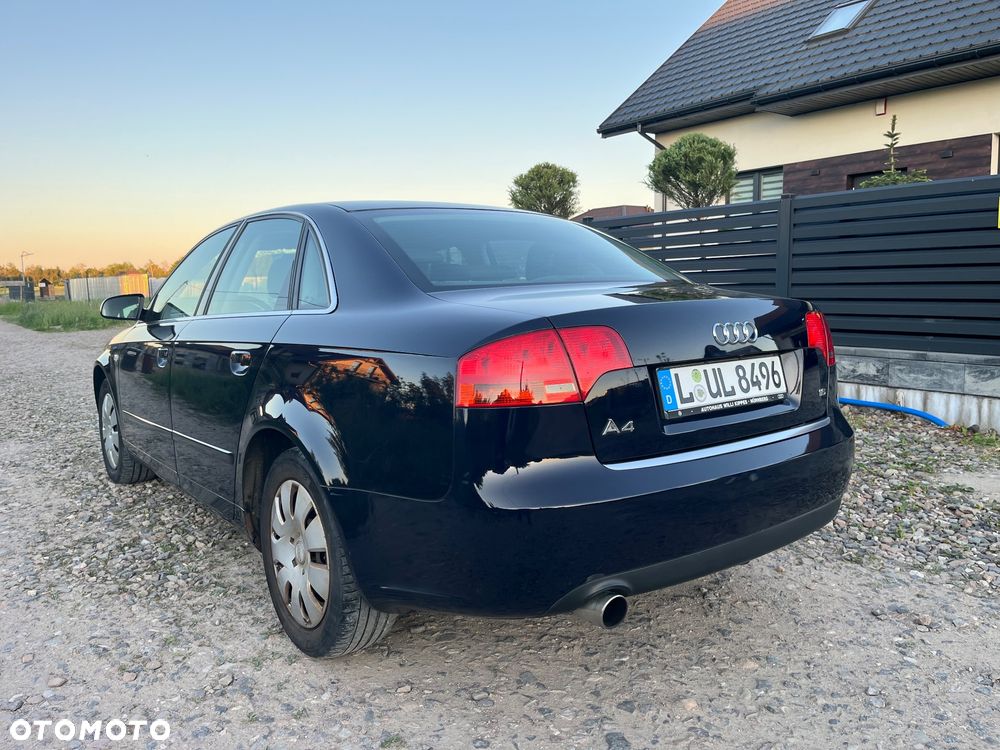 Audi A4 Limousine - 5