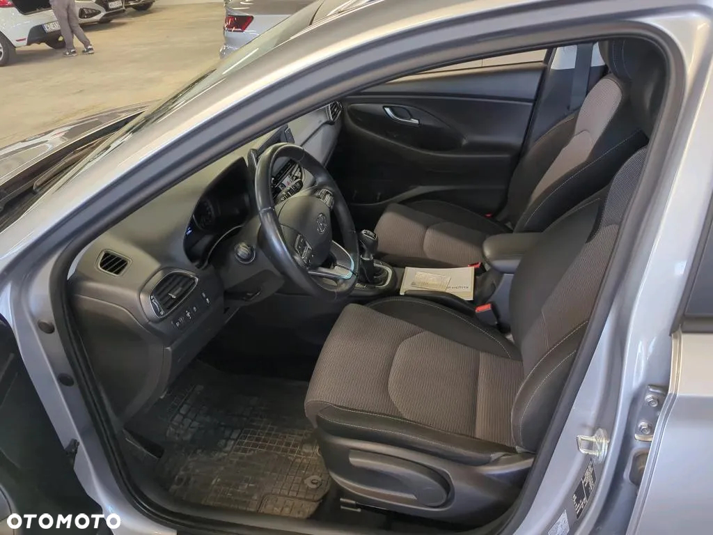 Hyundai i30 1.5 DPI Classic + - 8