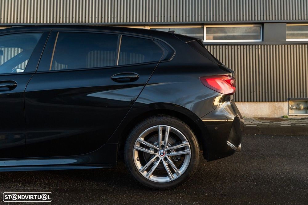 BMW 116 d Pack 50 anos M Auto - 14