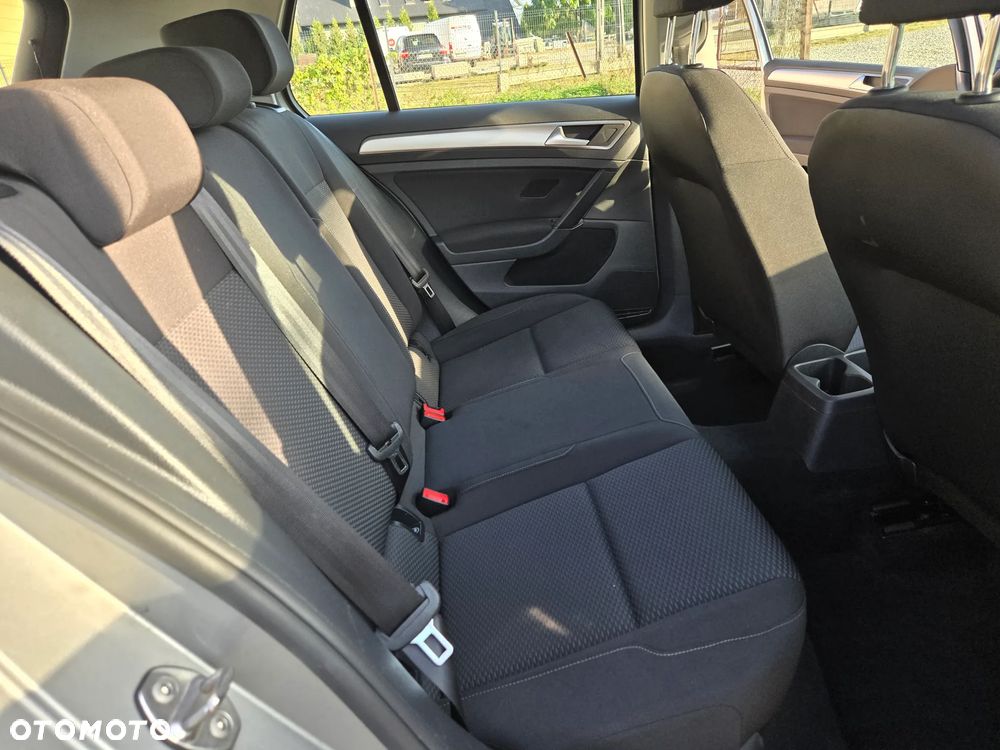 Volkswagen Golf 1.0 TSI BMT Trendline - 12