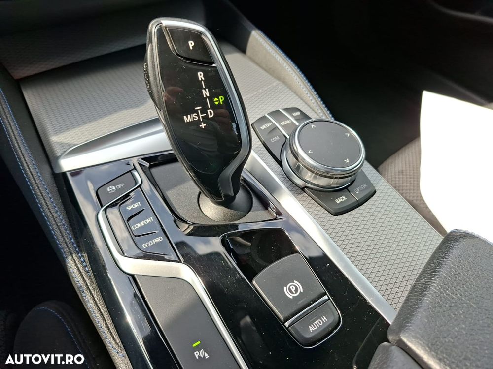BMW Seria 5 520i AT MHEV - 13