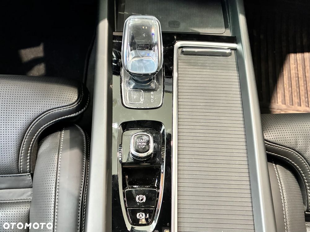 Volvo XC 60 B5 B AWD Ultra Black Edition - 12