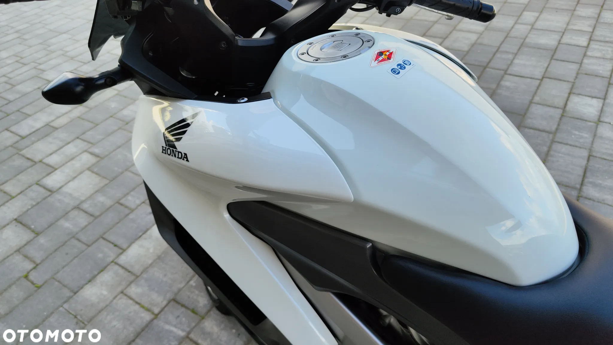 Honda VFR - 23