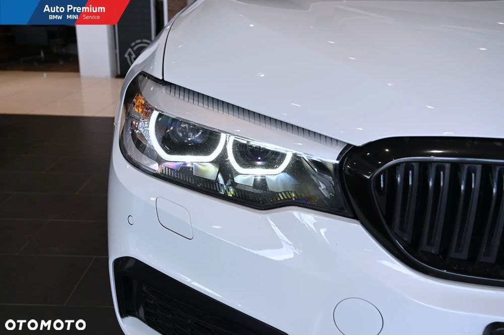 BMW Seria 5 540i xDrive - 22
