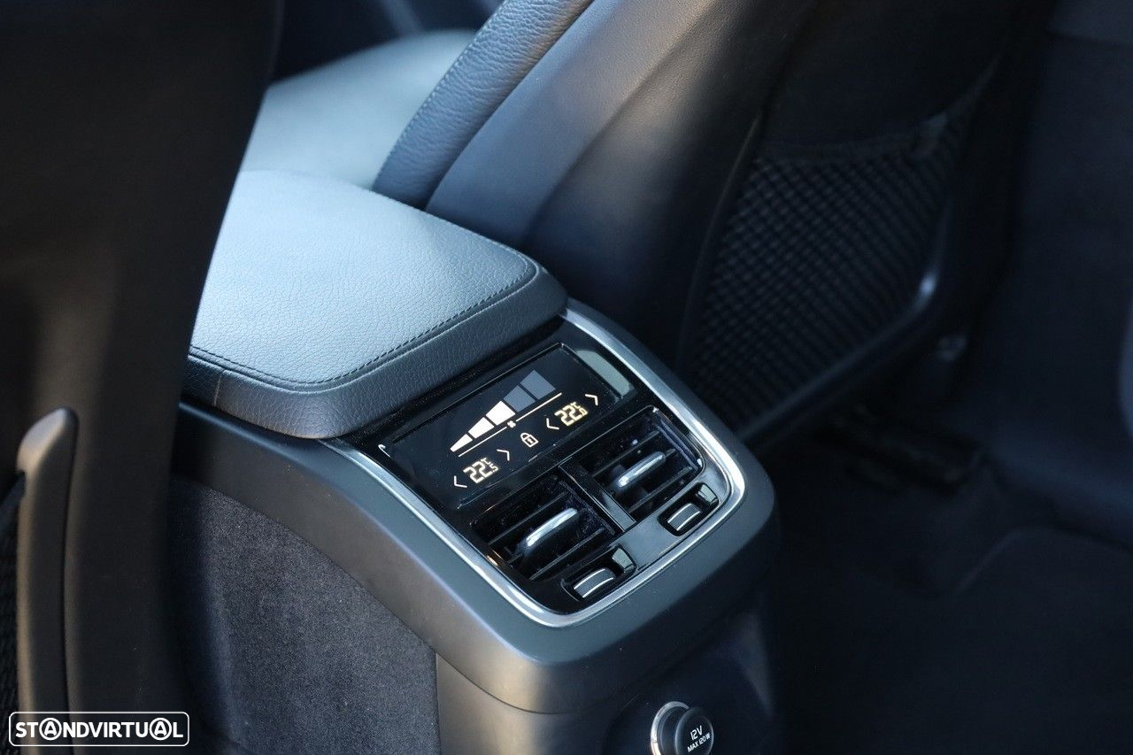 Volvo XC 90 2.0 T8 PHEV Momentum Plus AWD - 14