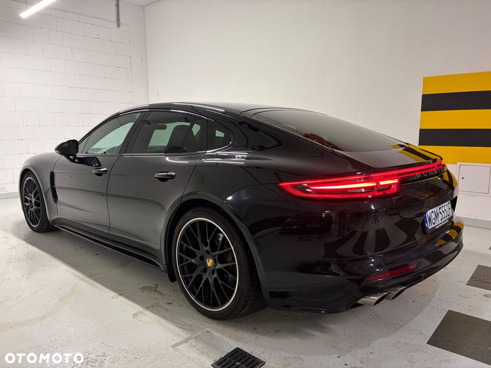 Porsche Panamera - 1