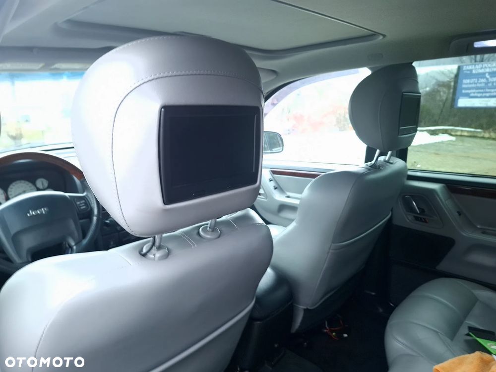 Jeep Grand Cherokee - 19