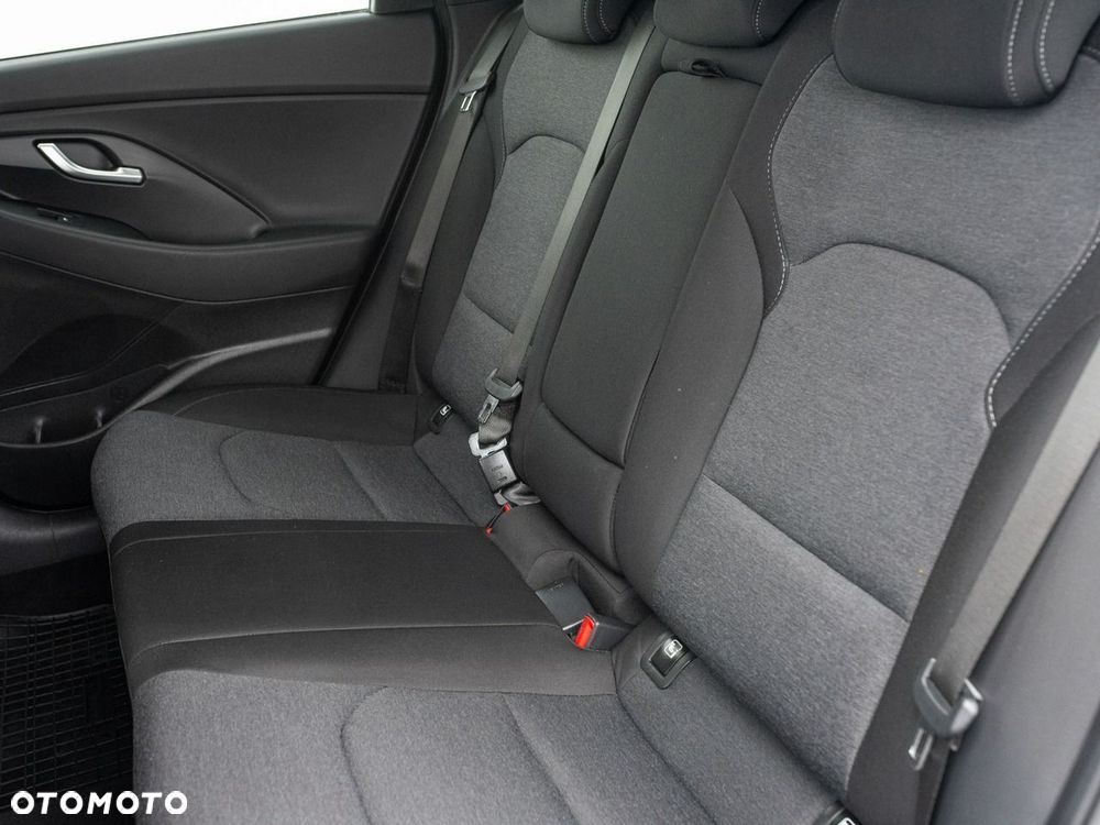 Hyundai i30 1.5 T-GDI 48V Smart - 23