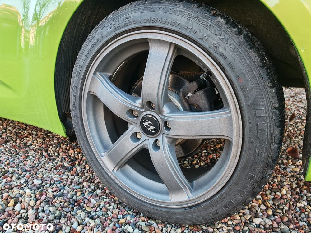 Hyundai Veloster 1.6 DCT Premium - 22