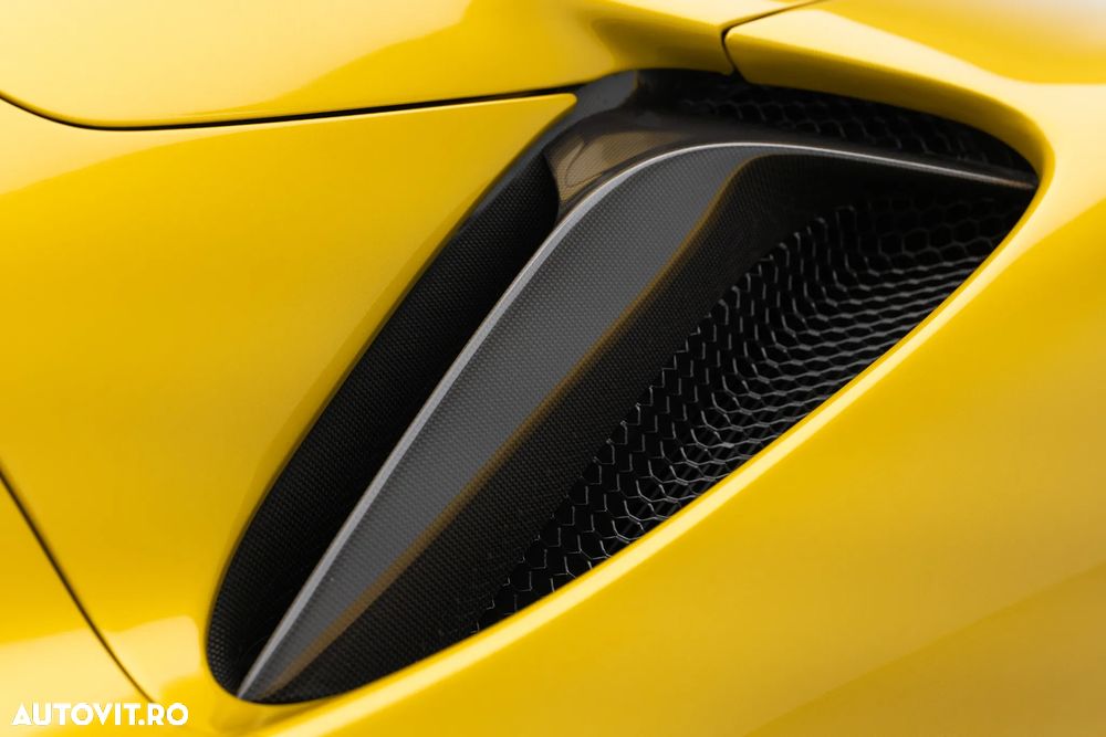 Ferrari SF90 Stradale - 11