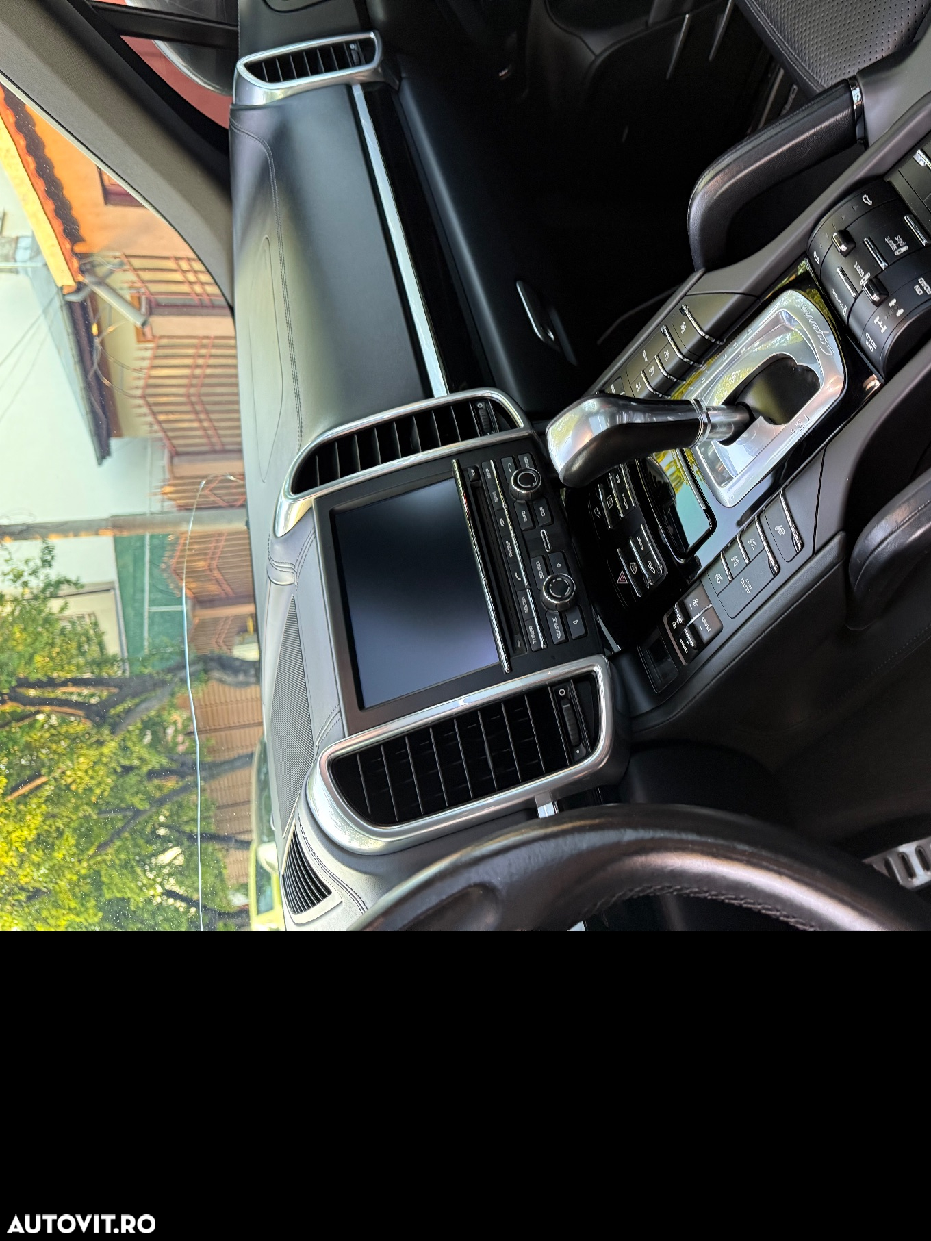 Porsche Cayenne 4.2 L S - 10