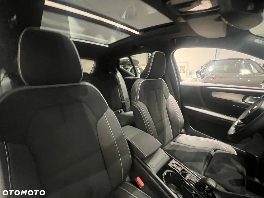 Volvo XC 40 B4 AWD Ultimate Dark - 20
