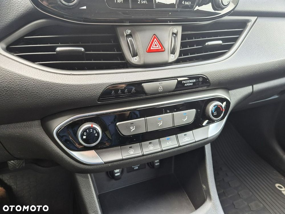 Hyundai i30 1.5 DPI Classic + - 32
