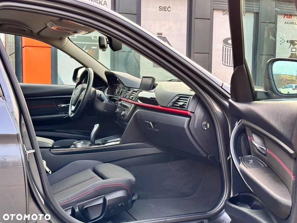 BMW Seria 3 320d Sport Line - 9