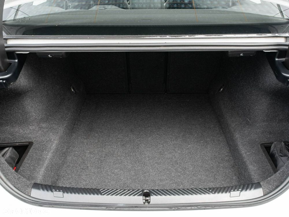 BMW Seria 5 520d mHEV M Sport - 28